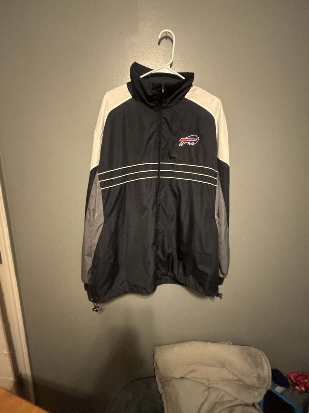 G-III Apparel NFL Buffalo Bills Windbreaker Size XL